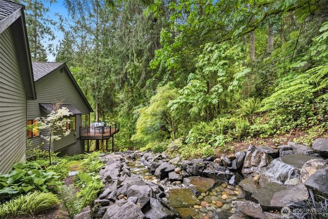 2825 NW Pine Cone Drive, Issaquah, WA 98027