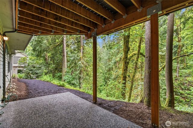 2825 NW Pine Cone Drive, Issaquah, WA 98027