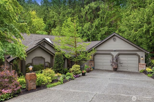2825 NW Pine Cone Drive, Issaquah, WA 98027