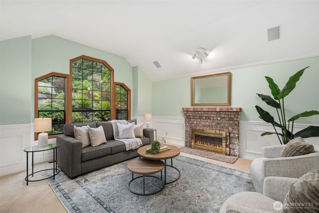2825 NW Pine Cone Drive, Issaquah, WA 98027