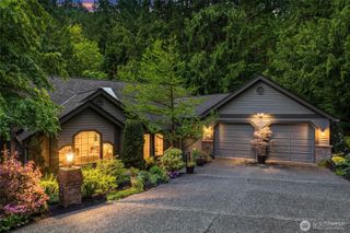 2825 NW Pine Cone Drive, Issaquah, WA 98027