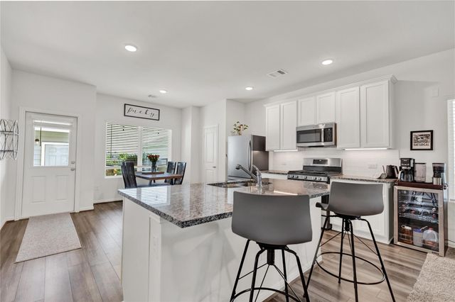 103 Bent Creek DR, Hutto, TX 78634