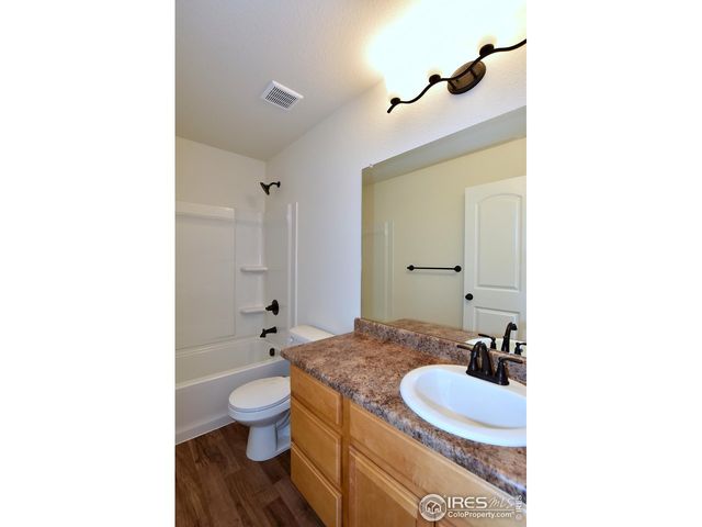 4860 Pinegrove St, Johnstown, CO 80534