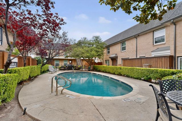 7820 Meadow Park Drive 215, Dallas, TX 75230