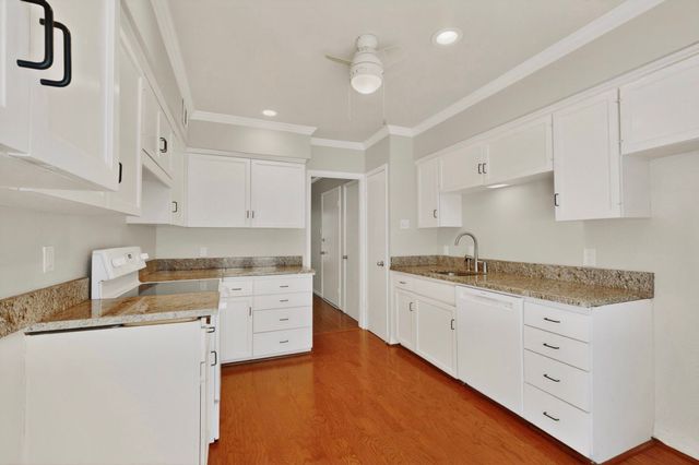 7820 Meadow Park Drive 215, Dallas, TX 75230