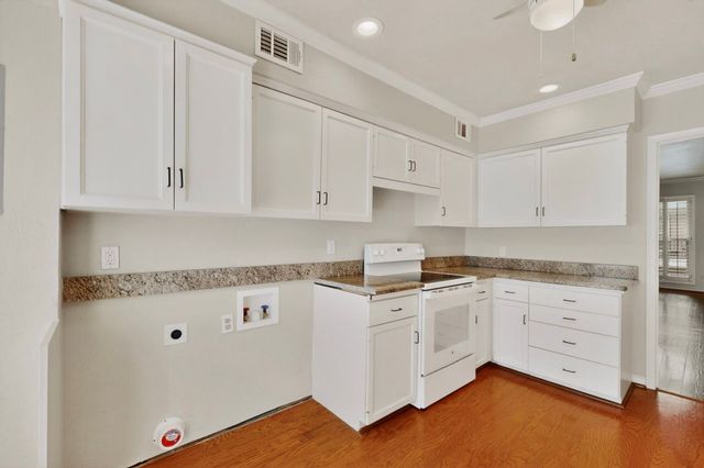 7820 Meadow Park Drive 215, Dallas, TX 75230