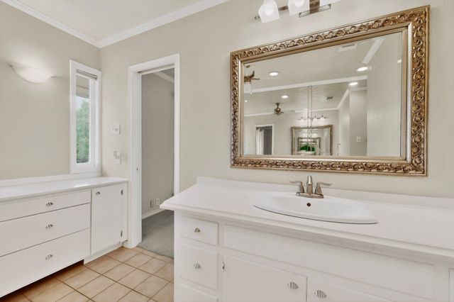 7820 Meadow Park Drive 215, Dallas, TX 75230