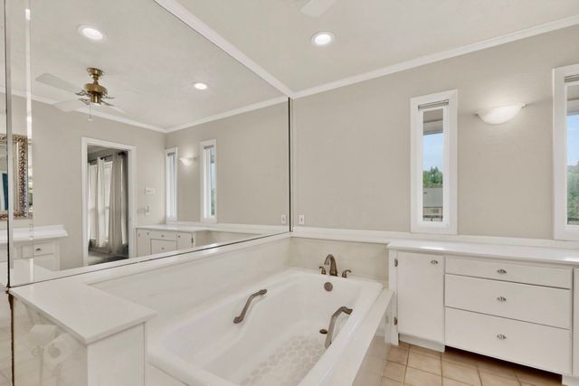 7820 Meadow Park Drive 215, Dallas, TX 75230