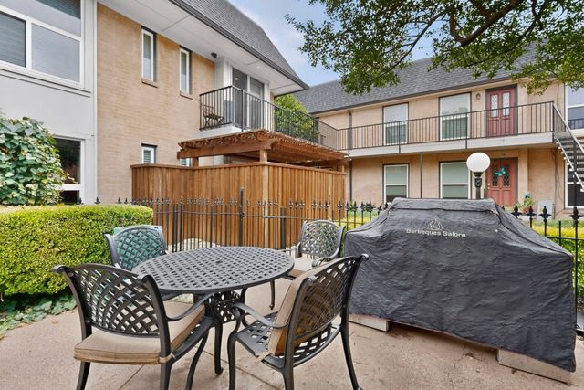 7820 Meadow Park Drive 215, Dallas, TX 75230