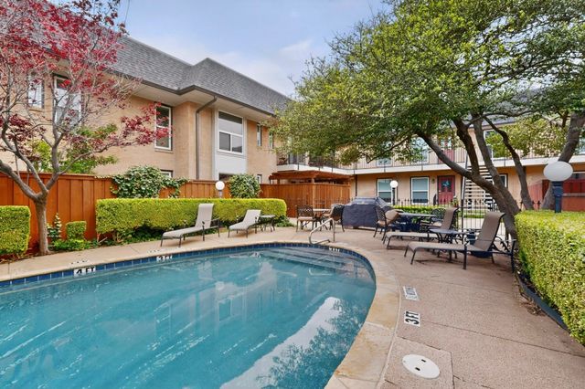 7820 Meadow Park Drive 215, Dallas, TX 75230