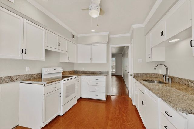 7820 Meadow Park Drive 215, Dallas, TX 75230