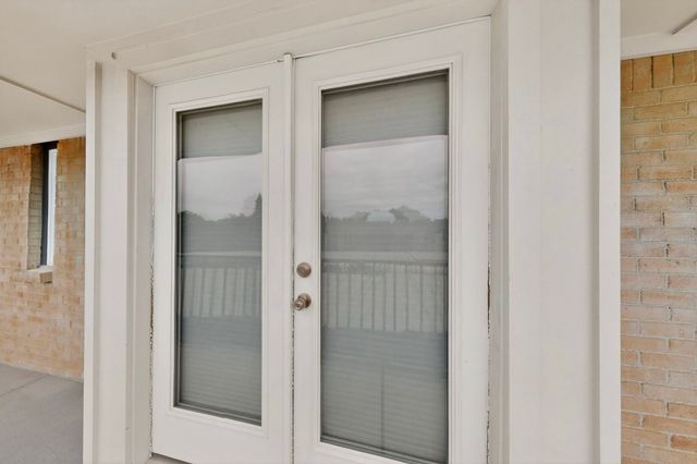 7820 Meadow Park Drive 215, Dallas, TX 75230
