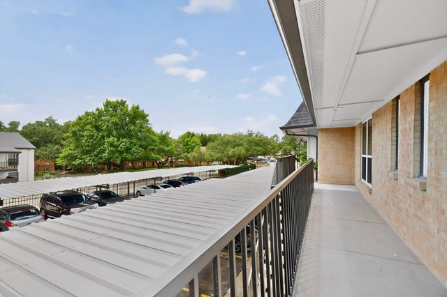 7820 Meadow Park Drive 215, Dallas, TX 75230