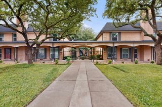 7820 Meadow Park Drive 215, Dallas, TX 75230