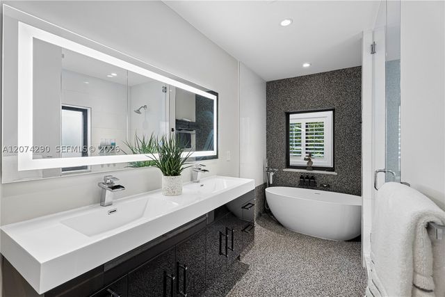 231 Fluvia Ave -, Coral Gables, FL 33134