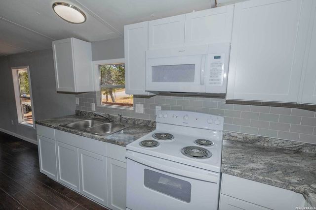 393 DEER VALLEY ST, San Antonio, TX 78133