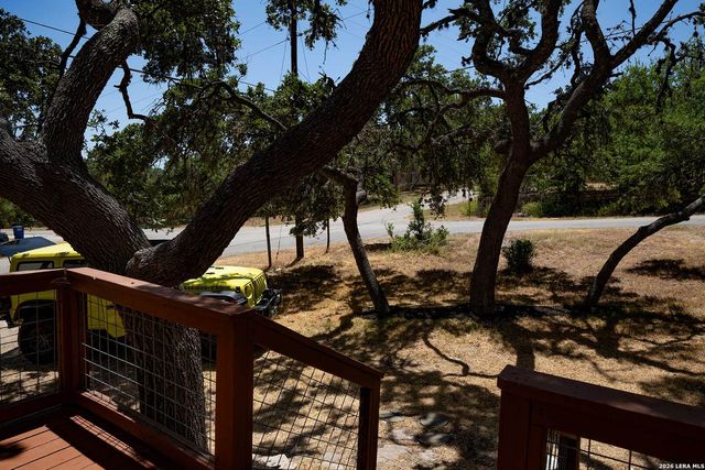 393 DEER VALLEY ST, San Antonio, TX 78133