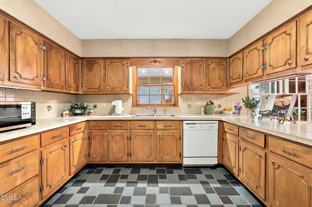 932 Lystra Lane, Chapel Hill, NC 27517