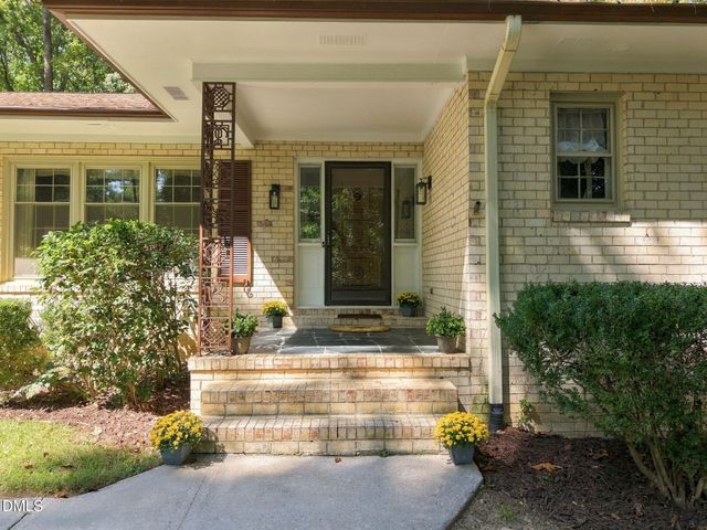 932 Lystra Lane, Chapel Hill, NC 27517