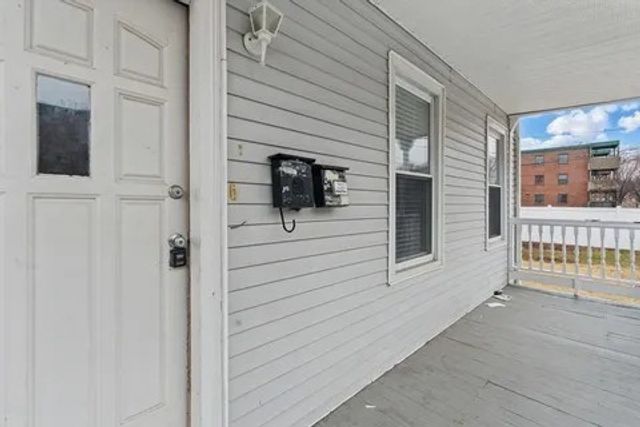 35 N Summer St, Holyoke, MA 01040