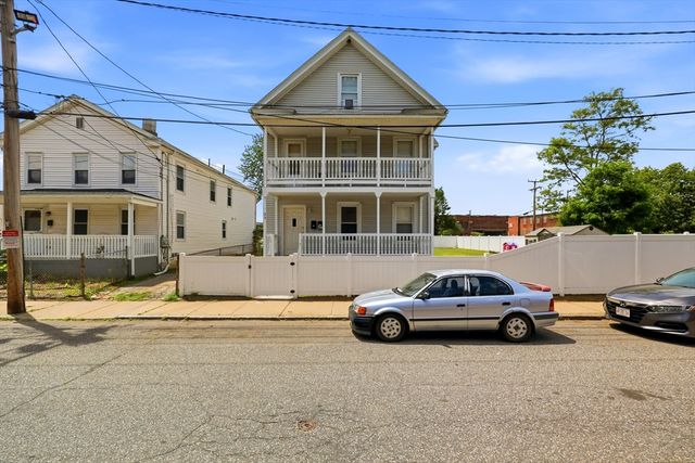 35 N Summer St, Holyoke, MA 01040