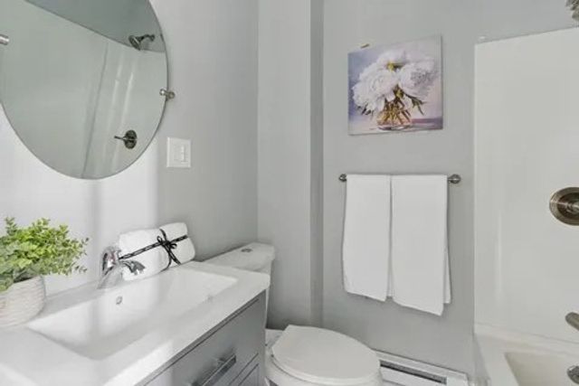 35 N Summer St, Holyoke, MA 01040