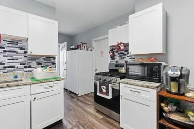 35 N Summer St, Holyoke, MA 01040