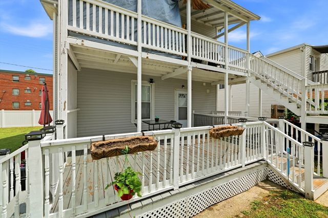 35 N Summer St, Holyoke, MA 01040
