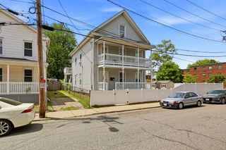 35 N Summer St, Holyoke, MA 01040