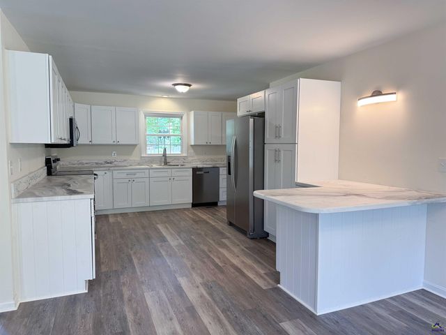 274 Kelli Dr, Byron, GA 31008