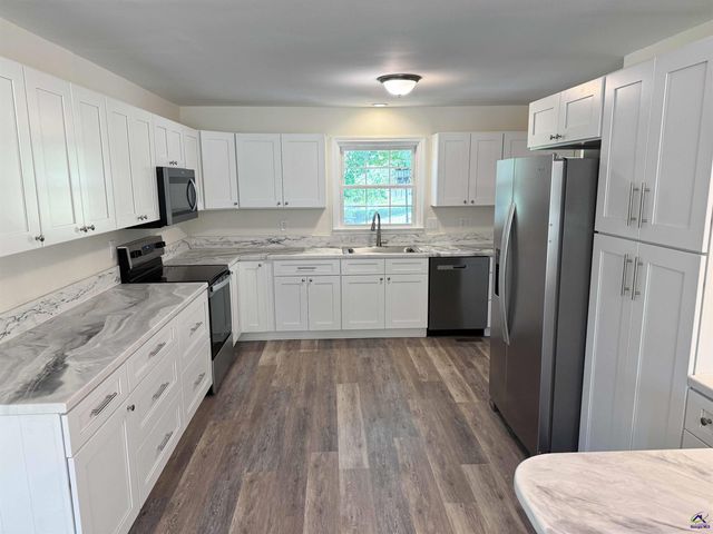 274 Kelli Dr, Byron, GA 31008