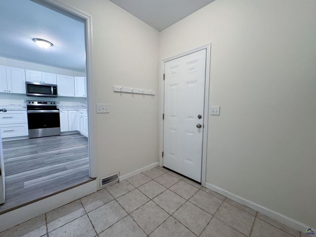 274 Kelli Dr, Byron, GA 31008