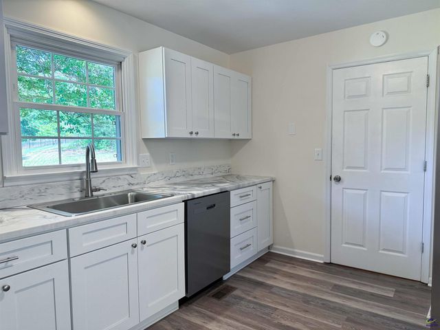 274 Kelli Dr, Byron, GA 31008
