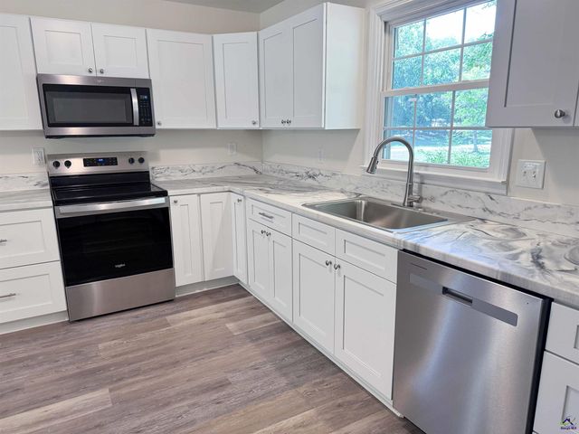 274 Kelli Dr, Byron, GA 31008