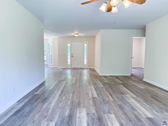 274 Kelli Dr, Byron, GA 31008
