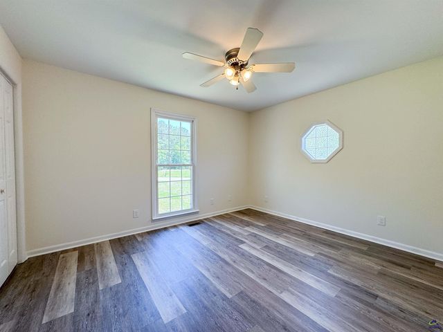 274 Kelli Dr, Byron, GA 31008