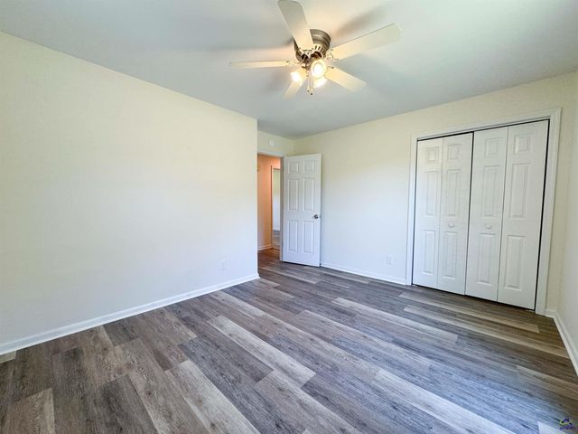 274 Kelli Dr, Byron, GA 31008