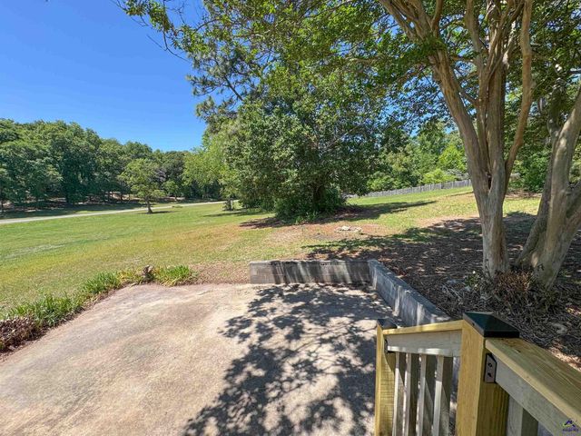 274 Kelli Dr, Byron, GA 31008