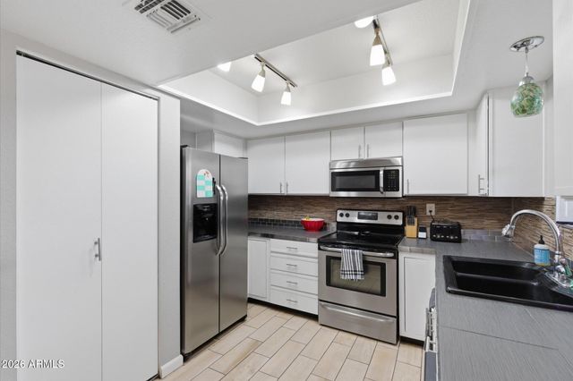 3635 N 37TH Street 10, Phoenix, AZ 85018