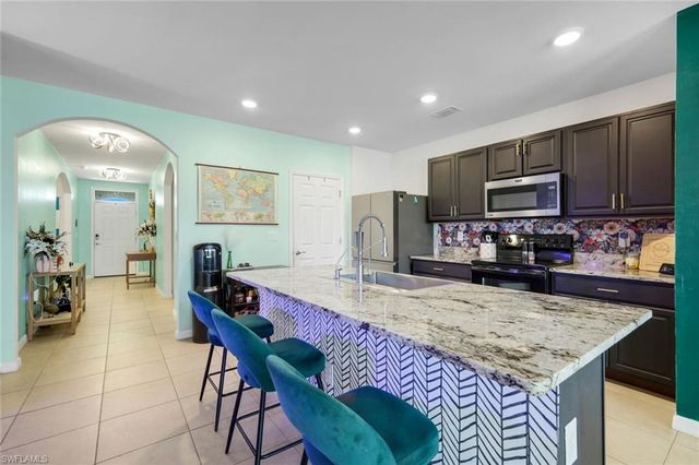 511 NW 26th ST, Cape Coral, FL 33993