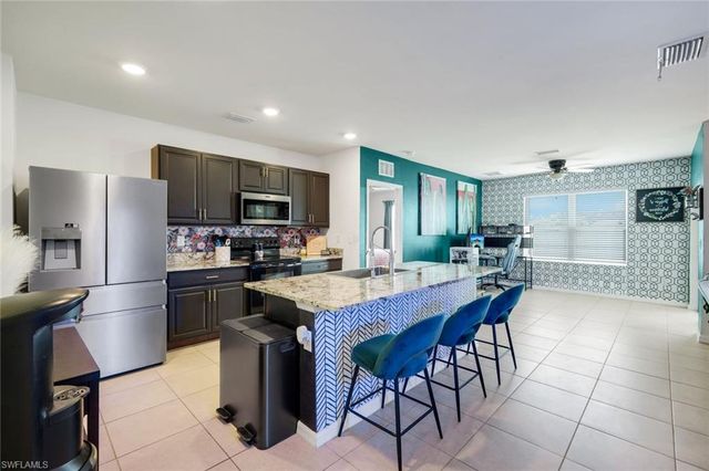 511 NW 26th ST, Cape Coral, FL 33993