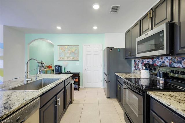 511 NW 26th ST, Cape Coral, FL 33993