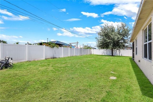 511 NW 26th ST, Cape Coral, FL 33993