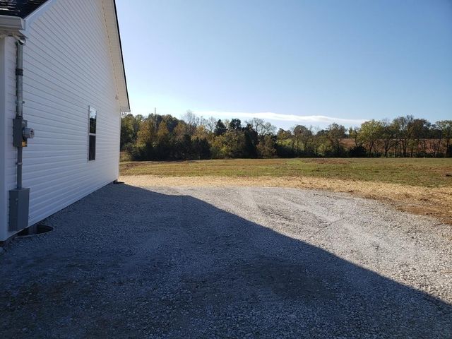 1627 Old Lake Rd, Lewisburg, TN 37091