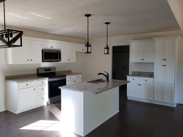 1627 Old Lake Rd, Lewisburg, TN 37091