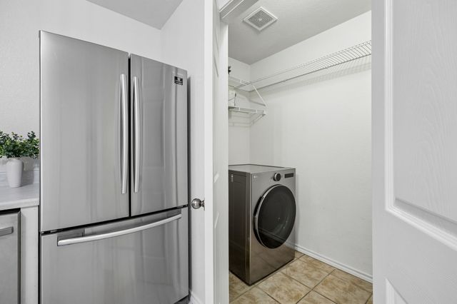 630 W Neely Street, Dallas, TX 75208