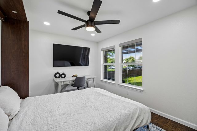 630 W Neely Street, Dallas, TX 75208
