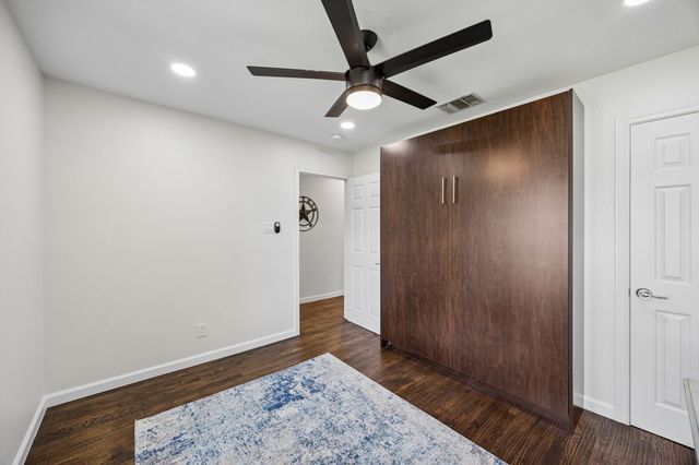 630 W Neely Street, Dallas, TX 75208