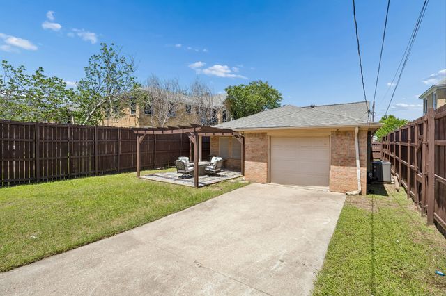 630 W Neely Street, Dallas, TX 75208