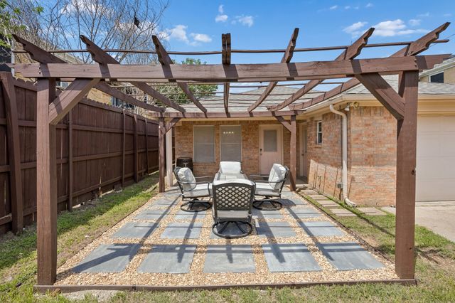 630 W Neely Street, Dallas, TX 75208